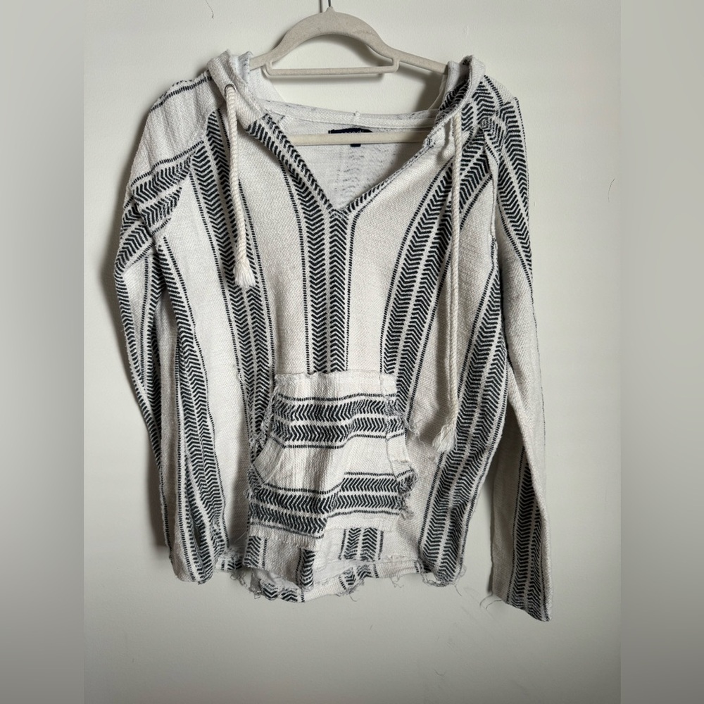 Ocean Drive Black and Cream Hooded Sweater